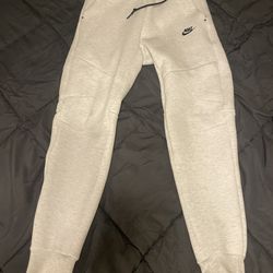 nike tech sweatpants