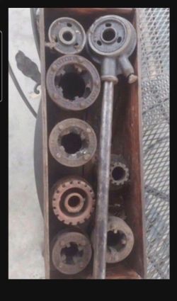Toledo Pipe 12R Rachet Threader Set 1/2" To 2" Used