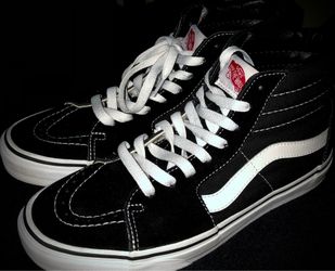Black and white Vans High-Top Sneakers (unisex Men’s 7.5/Women’s 9)