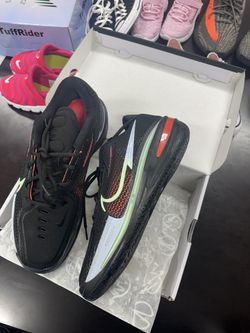 Nike air zoom GT cut EP size 11(US)