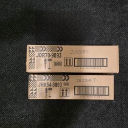 Scarah screams and also skullector Edward scissorhands