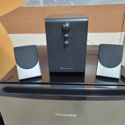 Altec Lansing Powered Computer Speakers And Subwoofer BX 1021