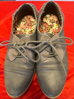 Lady Dress Shoes Size 7