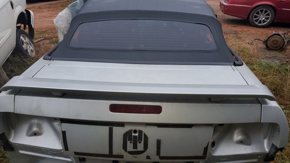 Convertable Top Like New No Rips Or Tears With Back Glass