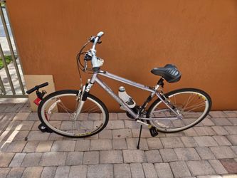 21 Speed 28" Men's Schwinn Trailway Bike