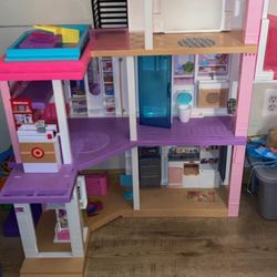 Barbie Dream House 