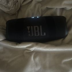 JBL Charge 5