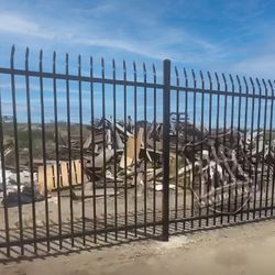 8'×8' curved spike top fence