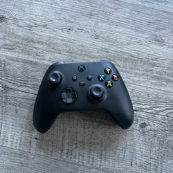 Xbox Wireless Gaming Controller (2025) – Carbon Black + USB-C Cable 