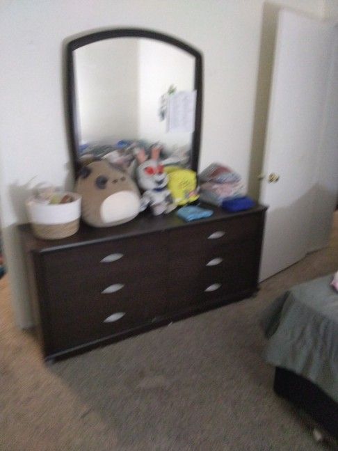 Large Dresser With Mioor