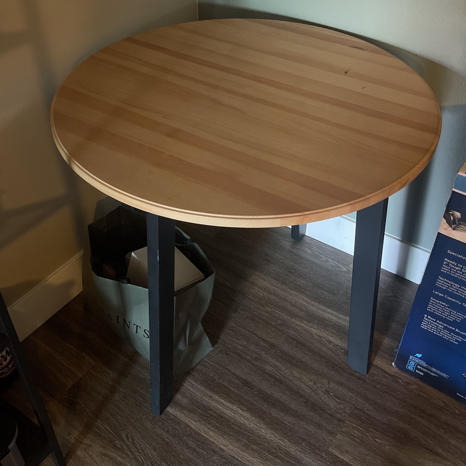 Small Single Table 