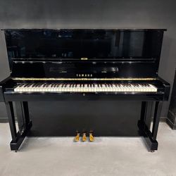 Yamaha Model U1 48” Ebony Gloss Upright Piano
