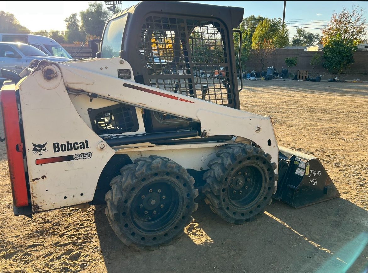 2014 Bobcat S450