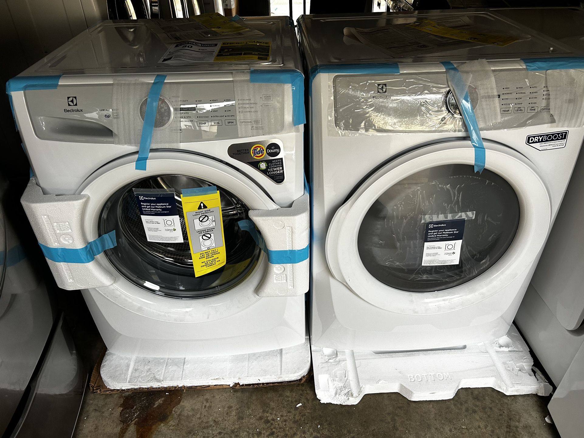 ⭐️BRAND NEW ELECTROLUX FRONT LOAD STACKABLE WASHER AND DRYER SET⭐️