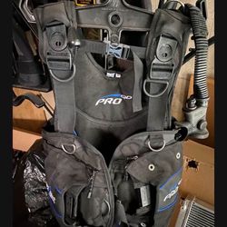 Scuba Gear - Men’s Medium 