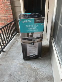 Member's Mark Queen Euro Top Hybrid Mattress 13"