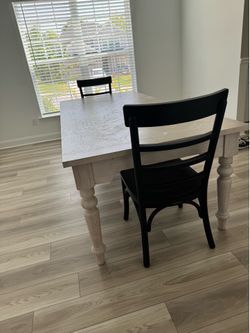 Dinning room table large fits 8