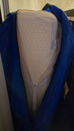 Nearly new Queen memory foam mattress