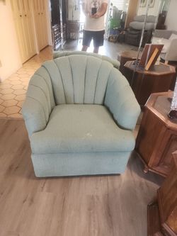 Comfortable Chair - Deep Cushion Feel !!