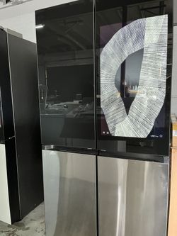 Samsung Bespoke Bespoke 29 Cu. Ft. 4-Door Flex French Door Refrigerator with AI Family Hub+ in Stainless Steel