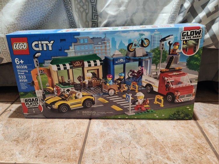 LEGO City 60306 Shopping Street