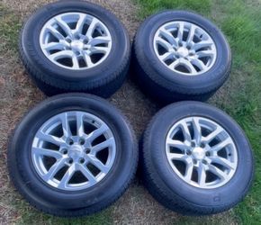 Silverado tahoe suburban avalanche 6 lug 265 65 18 new tires perfect wheels
