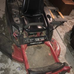 Riding Lawnmower 