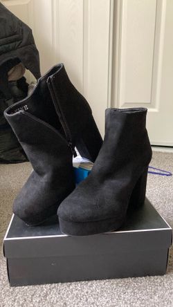Women’s Black Heel Boot Size 8