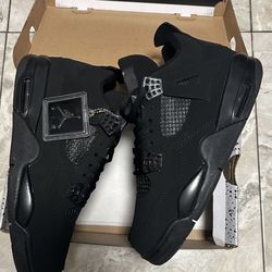 Black cat Jordan 4