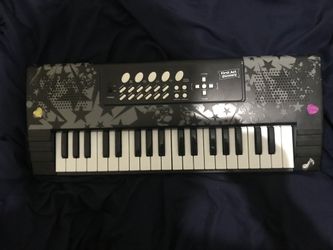 First Act Discovery Electronic Keyboard