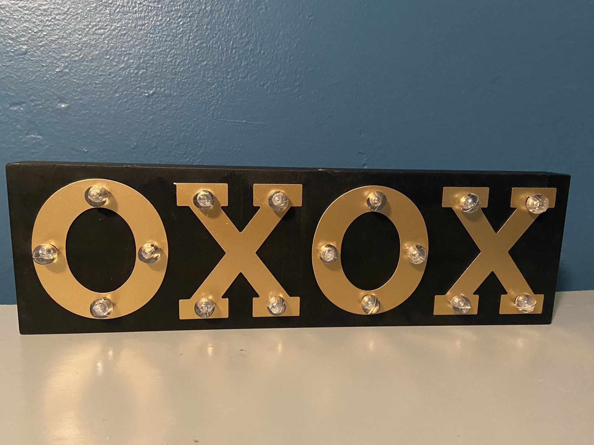 XOXO LED Sign