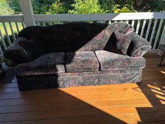 Sofa w/ pillows
