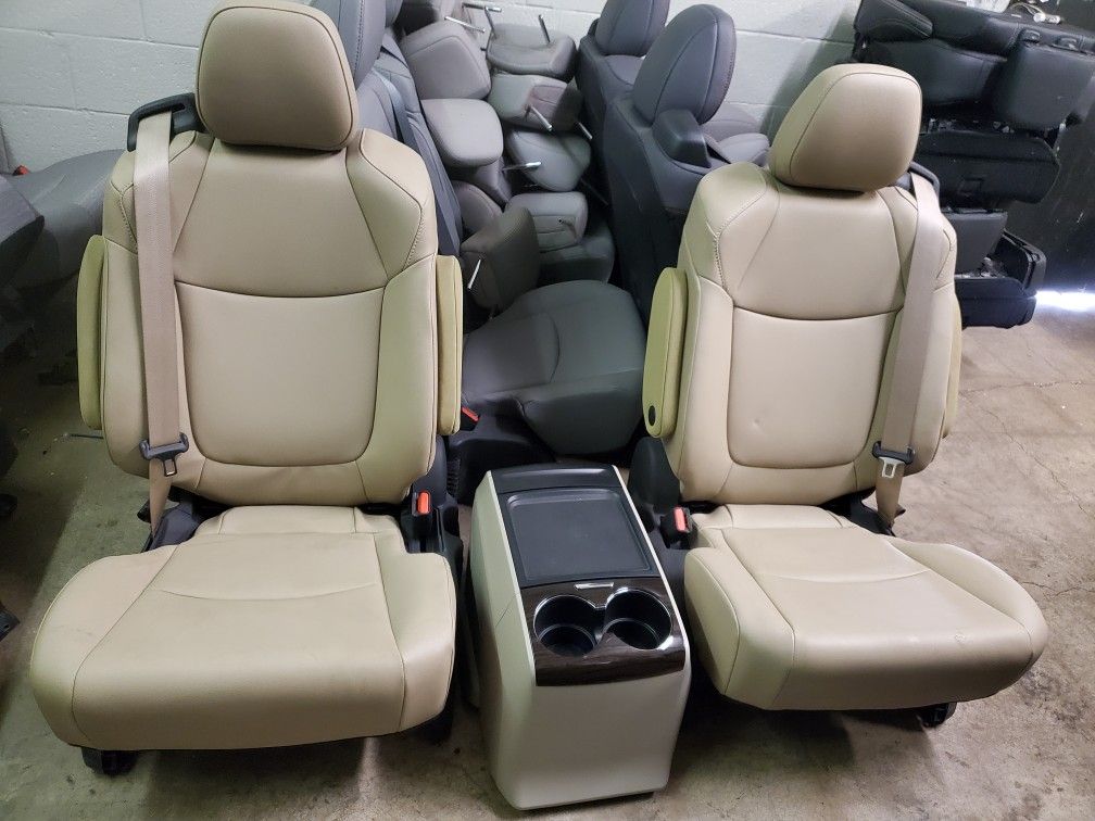 BRAND NEW TAN LEATHER BUCKET SEATS WITH SEATBELTS AND CONSOLE 