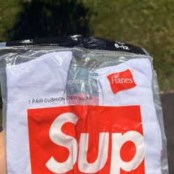 WHITE SUPREME SOCKS