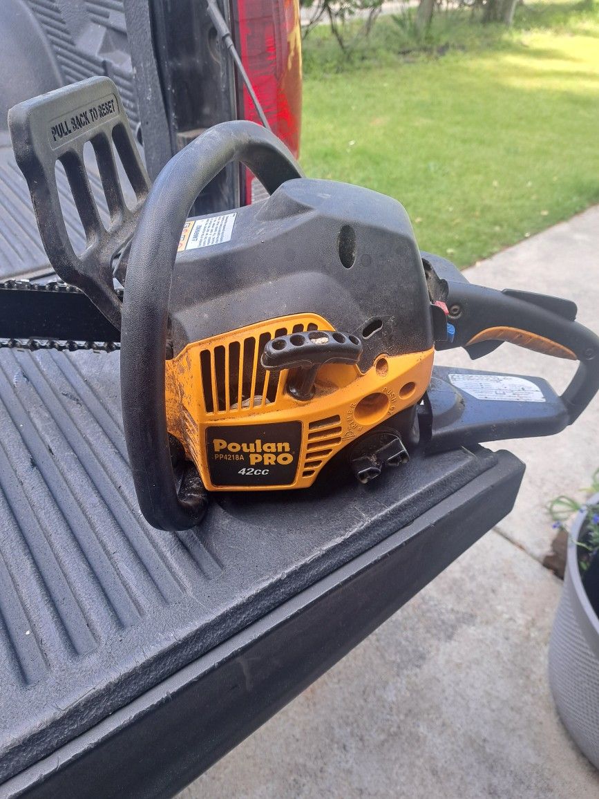 2 Chainsaws Both Run