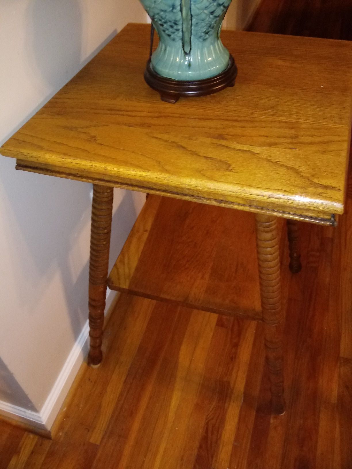 Antique solid oak table in exellent condition