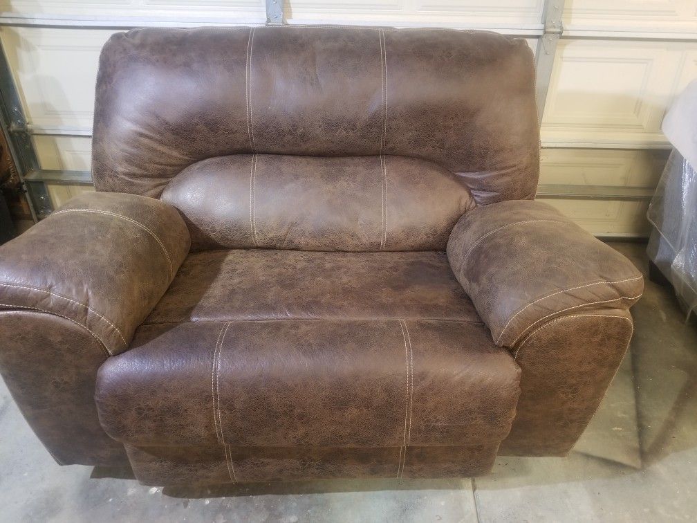 Stallion Brown snuggle up recliner