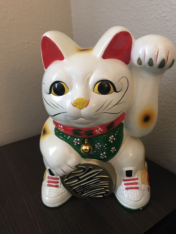 Limited Rare Nike SB Money Cat Neko Statue figurine