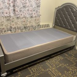 Bed Frame Size Single And Vanity/dresser With Mirror 