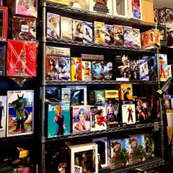 Anime Figures And Collectibles 