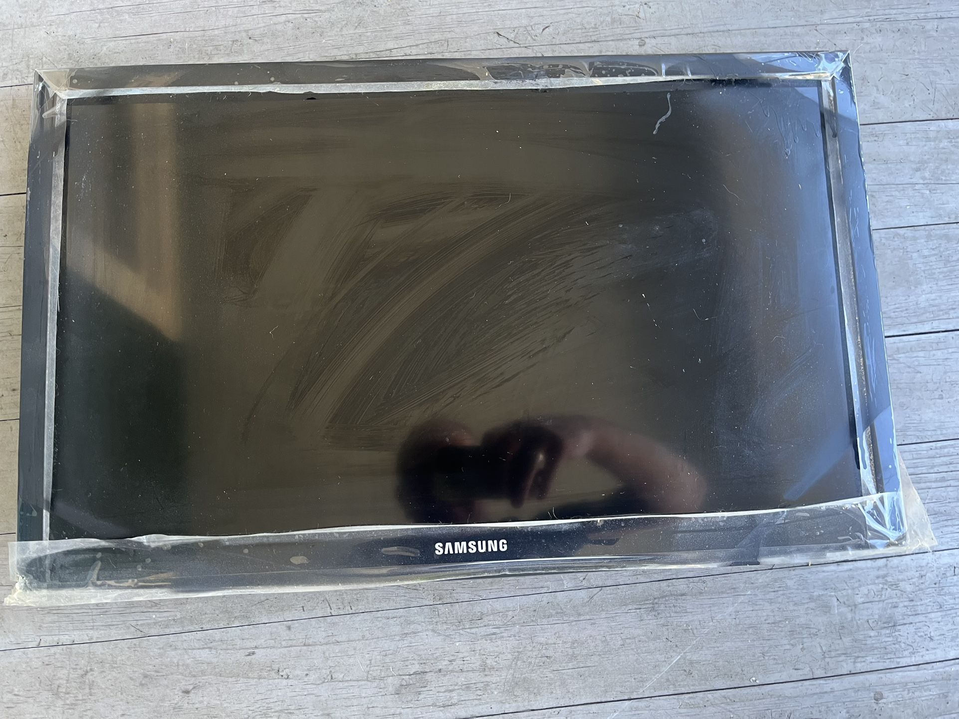 Samsung  24in Flat TV