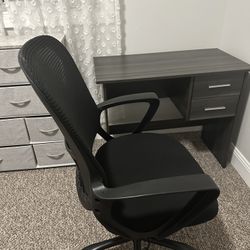 Black Computer Chair – Comfy, Adjustable & Like-New