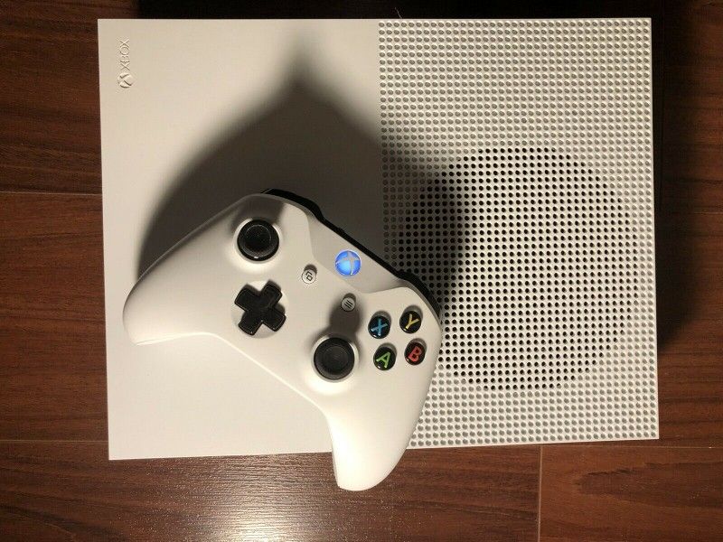 Xbox One S with games