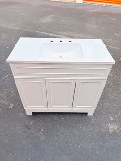 Style Selections Esterbrook 36-in True White Single Sink Bathroom Vanity with White Cultured Marble Top (Fully Assembl...