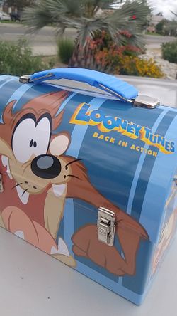Vintage Looney Tunes back in Action musical