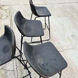 4 Bar Stools 