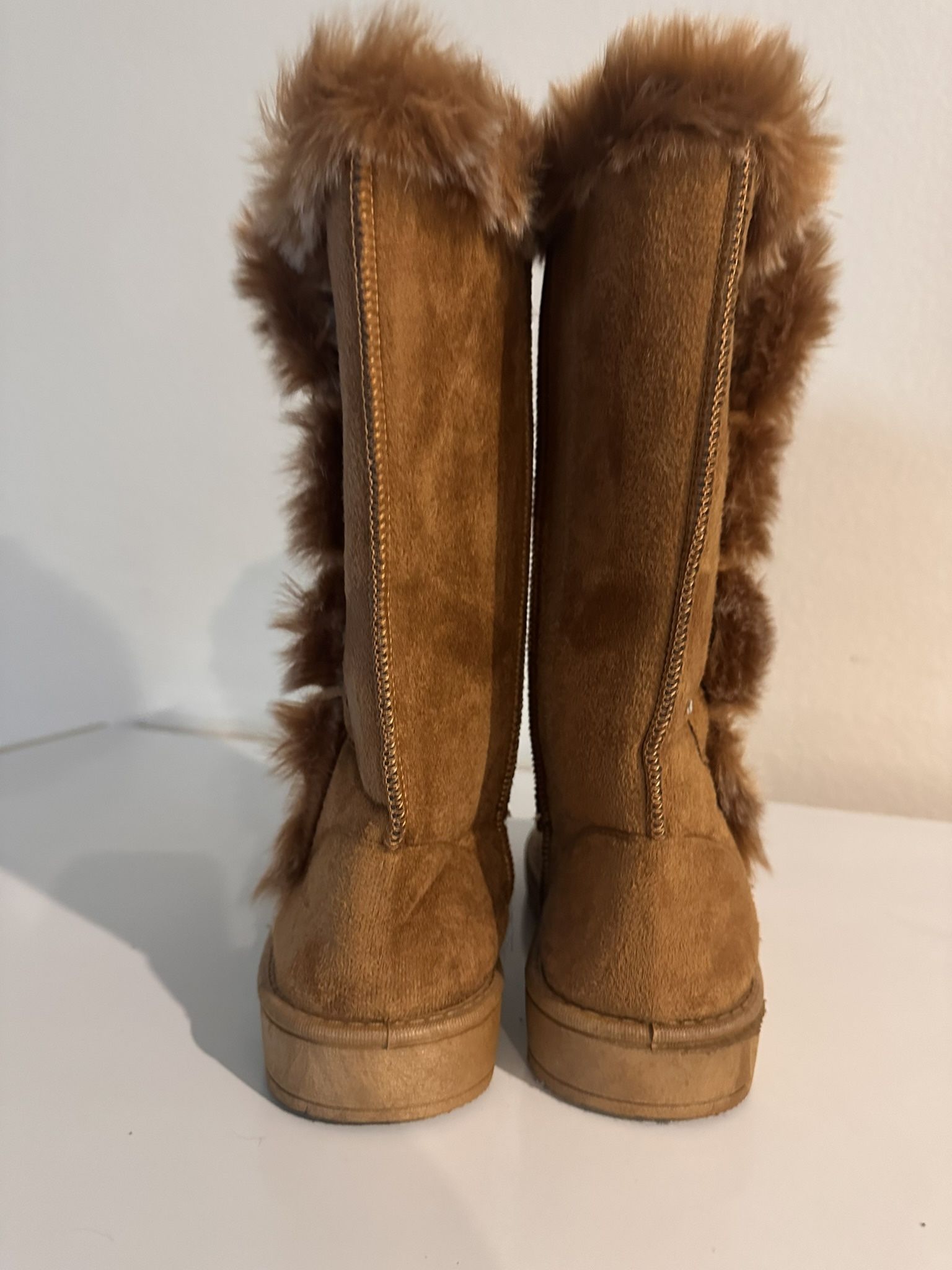 Women’s Faux Fur Snow Boots Sz 8