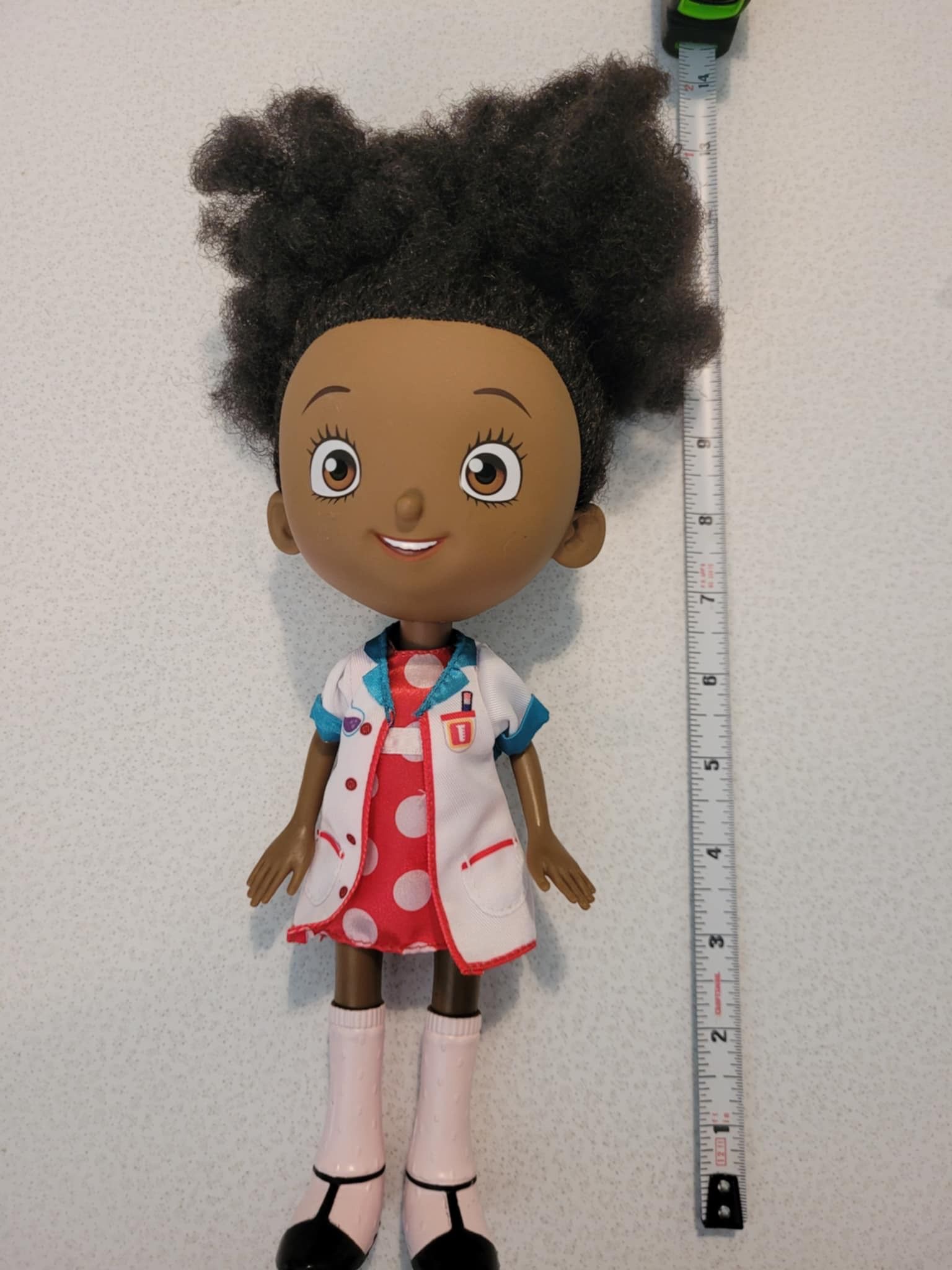 ADA Twist Lab 10 Inch Doll Toy Talks & Sings Interactive Doll Netflix -Like New!!