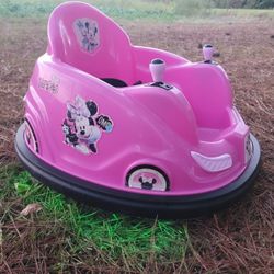 Disney Minnie Mouse 6V Bumper Car Battery Powered Ride-On - Lights-Up