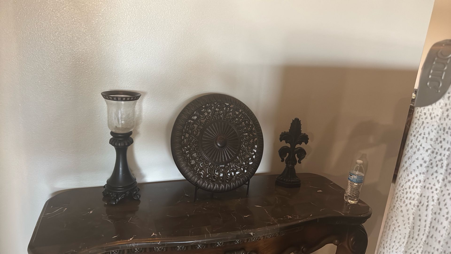 Decorations 